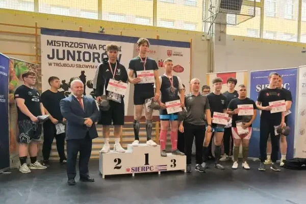 UKS Sokół Krzywiń z medalami w trójboju siłowym na Mistrzostwach Polski