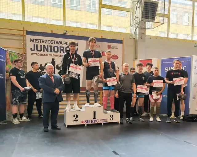 UKS Sokół Krzywiń z medalami w trójboju siłowym na Mistrzostwach Polski