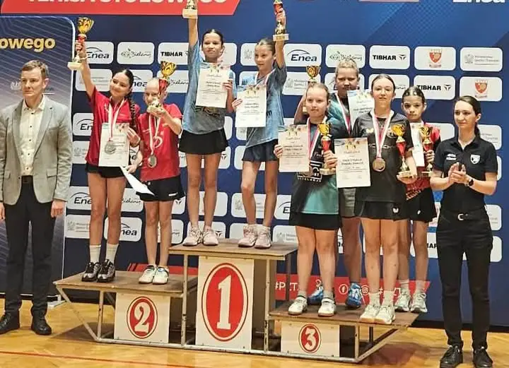 Nina Nowak z brązowym medalem Mistrzostw Polski Żaczek w deblu