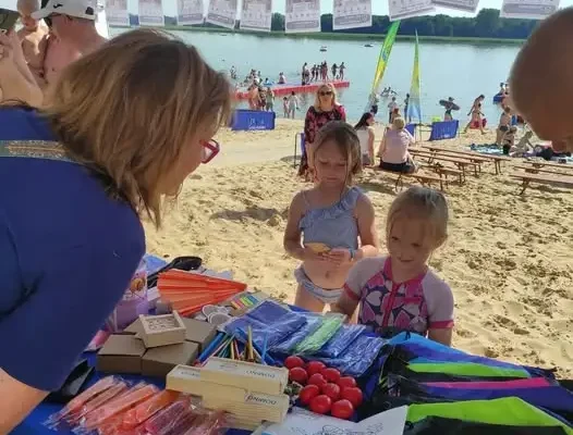 Profilaktyka i zabawa podczas Nocy Świętojańskiej w Nowym Dębcu