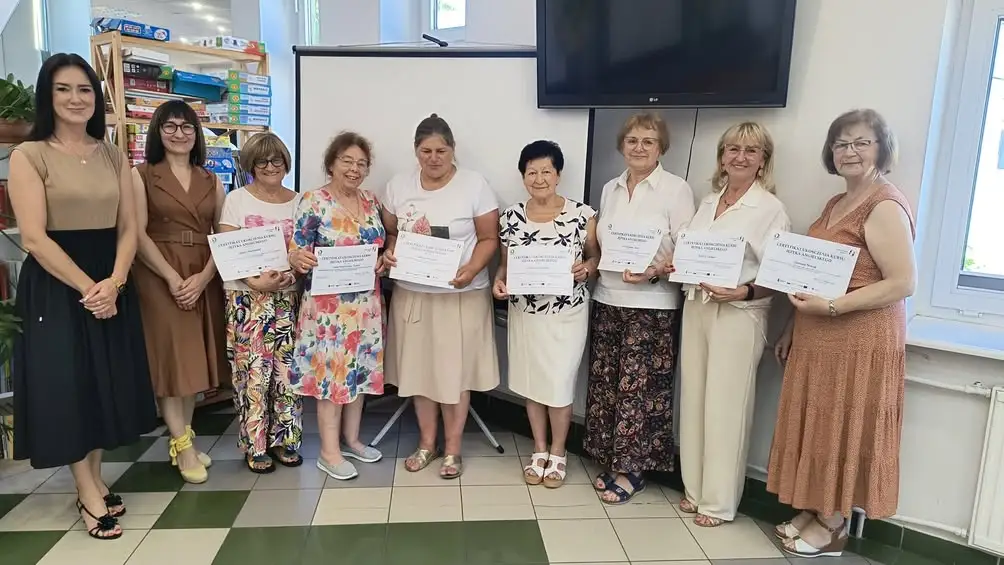 Seniorzy z Kościana zakończyli kurs angielskiego w ramach projektu unijnego
