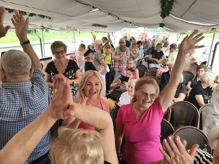 Senioralia w Krakowie: Gmina Kościan na tanecznym rejsie po Wiśle