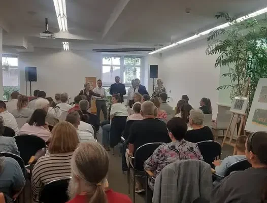 Wernisaż „3 x kolektyWTZ” w Bibliotece Publicznej w Kościanie – wystawa potrwa dwa miesiące