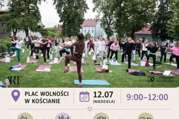 Poranny trening Zumba i Dance Aerobic na Placu Wolności w Kościanie