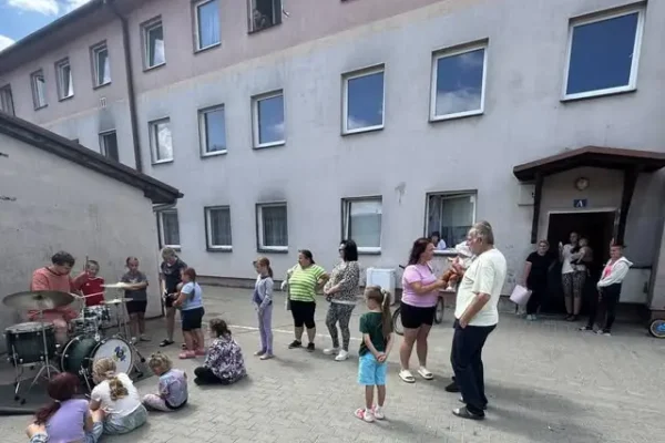 Muzyczne warsztaty perkusyjne w Kościanie – dzieci i młodzież odkrywały rytm