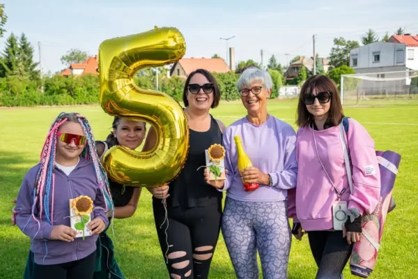 5 lat jogi na trawie w Czempińskim Centrum Sportu – śniadanie od Tlenka café