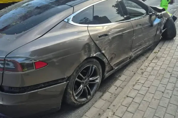 Kolizja w Śmiglu na ulicy Polnej – interwencja strażaków z OSP Śmigiel