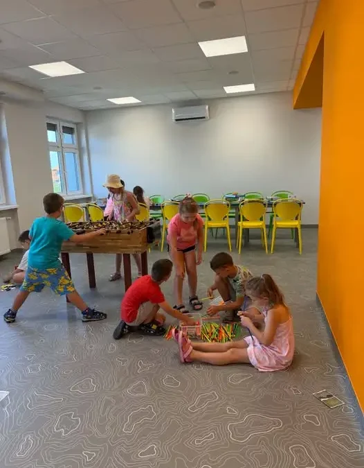 Wakacyjne spotkanie z grami planszowymi w bibliotece – relacja
