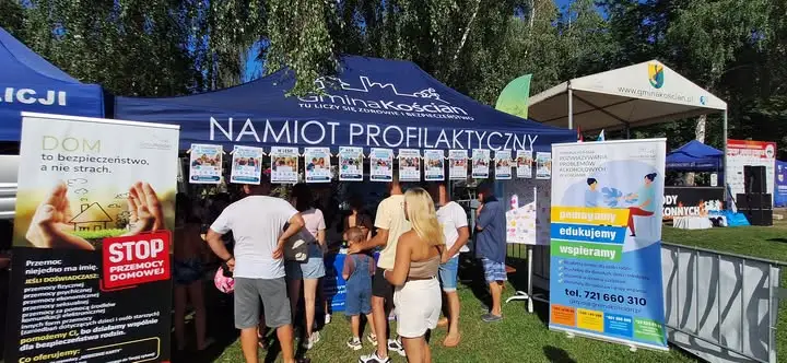 Namiot profilaktyczny w Nowym Dębcu – edukacja i dobra zabawa podczas Kuchni Narodów