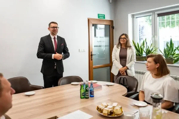 Nauczyciele z gminy Krzywiń otrzymali akty nadania stopnia nauczyciela mianowanego