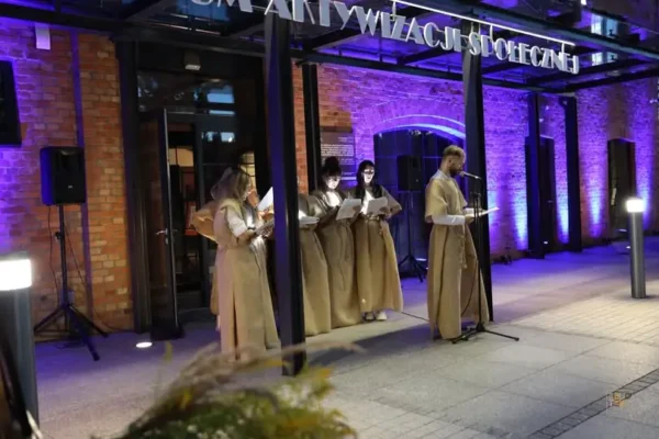 Narodowe Czytanie „Dziadów” w Czempiniu – wyjątkowe wydarzenie w CAS Tlenownia