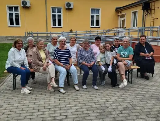 Nietążków: seniorki i dziesięciolatki razem w bibliotece
