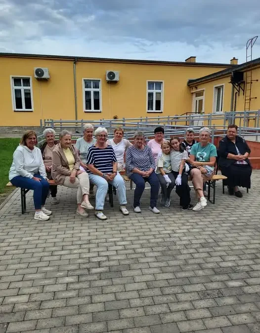 Nietążków: seniorki i dziesięciolatki razem w bibliotece