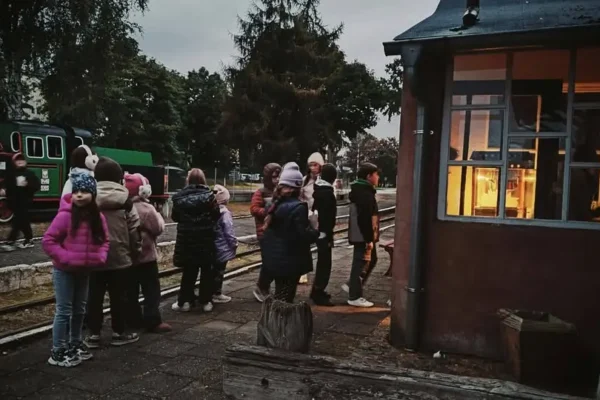 Kino na szynach w Śmiglu. Pierwszy seans za nami, kolejne atrakcje przed nami