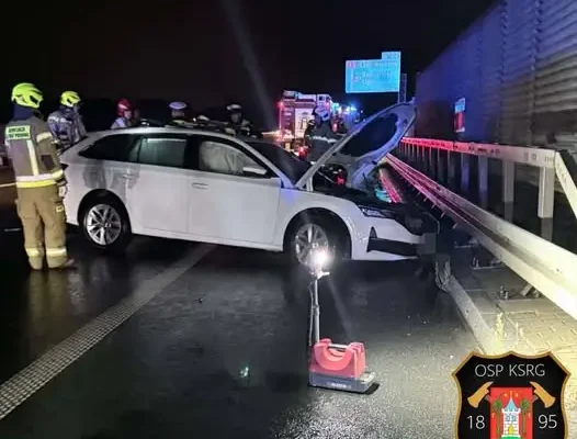 Kolizja na S5 pod Kościanem. Cztery zastępy straży w akcji