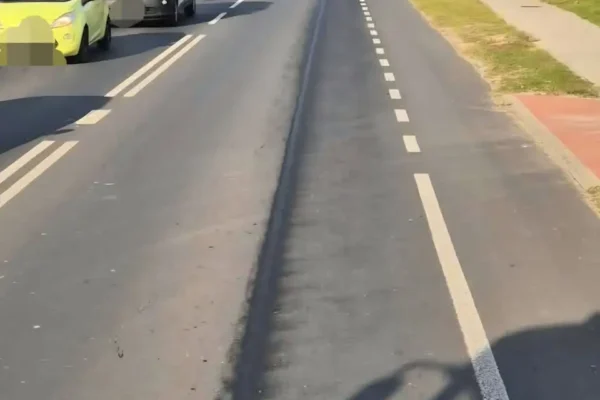 Plama oleju na drodze w Koszanowie i pod Śmiglem — interweniowały OSP Czacz i OSP Śmigiel