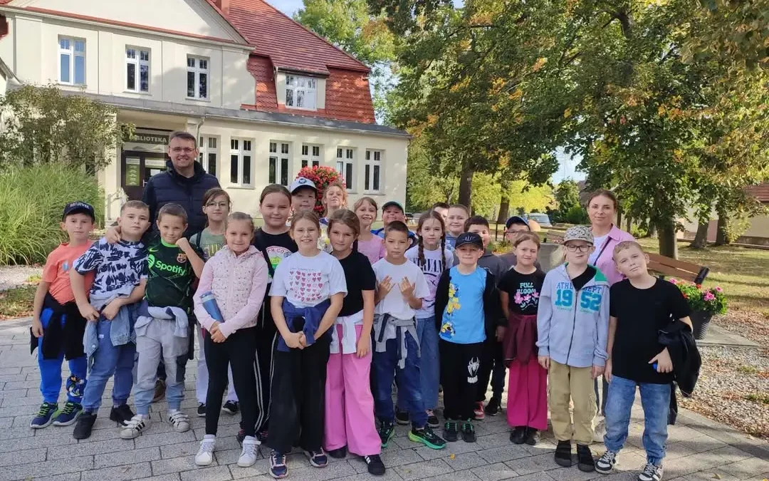 Śmigielscy trzecioklasiści odkrywali historię miasta w ramach projektu „Śmigiel – moja mała Ojczyzna”
