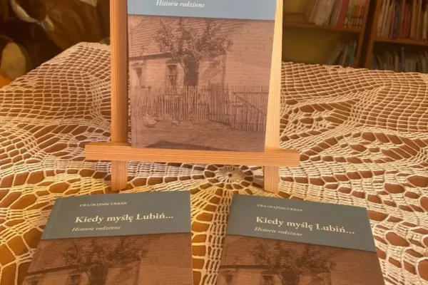 Lubiń: książka o historii rodzinnej trafiła do biblioteki