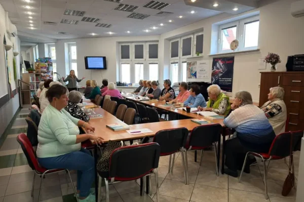 Spotkanie seniorów w Klubie Integracji Społecznej z ekspertką ZUS