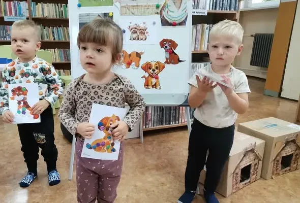 Dzień Kundelka w bibliotece w Czaczu – maluszki zostały Przyjaciółmi Kundelków